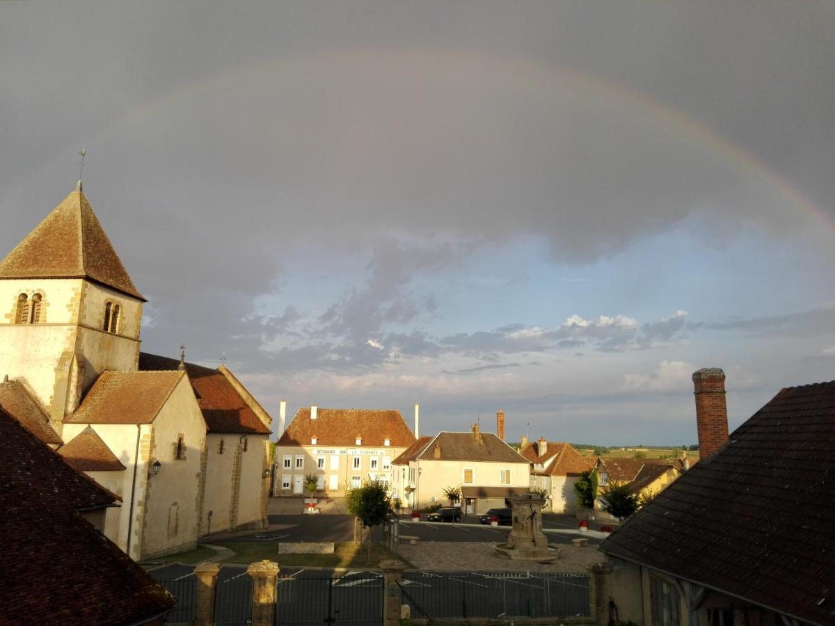 Chez Casimir Bed & Breakfast Cercy-la-Tour Bagian luar foto