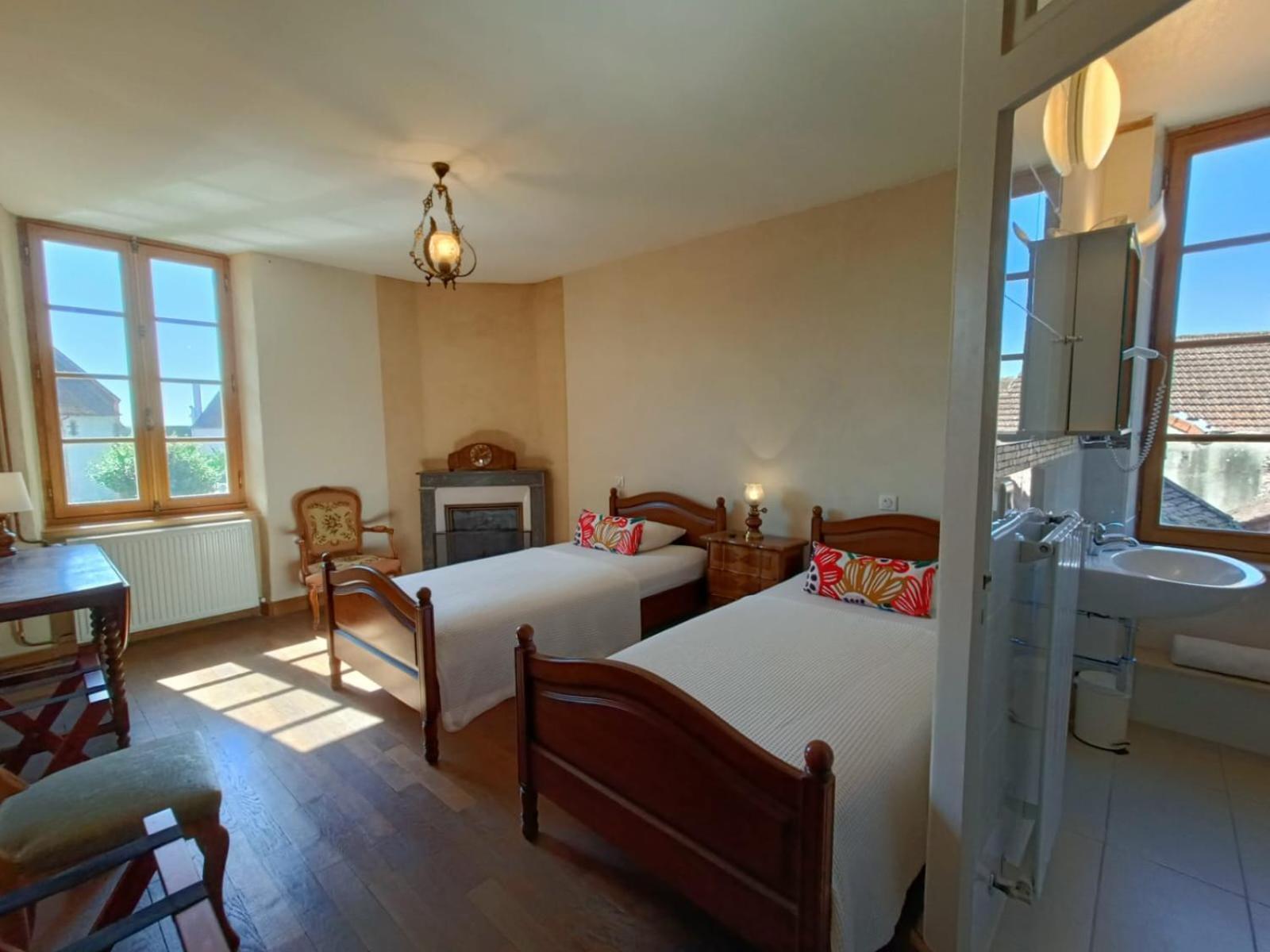 Chez Casimir Bed & Breakfast Cercy-la-Tour Bagian luar foto